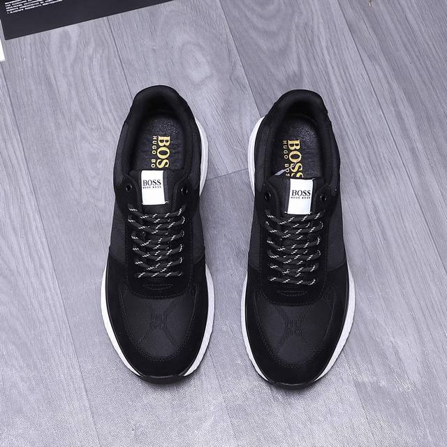 商品商标： Ｂｏｓｓ 休闲鞋正码码数: 38-45商品材料：精选磨砂拼接织布鞋面 透气网内里 橡胶大底