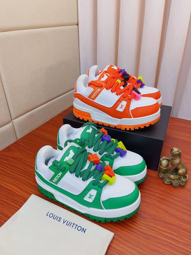 实价： Lou*V～男士高端 运动鞋！路易威登艺术总监 Virgil Abloh 自复古篮球鞋汲取灵感，以柔软的小牛皮搂空飞织网布棉拼接色彩盛宴 打造此款 Lv