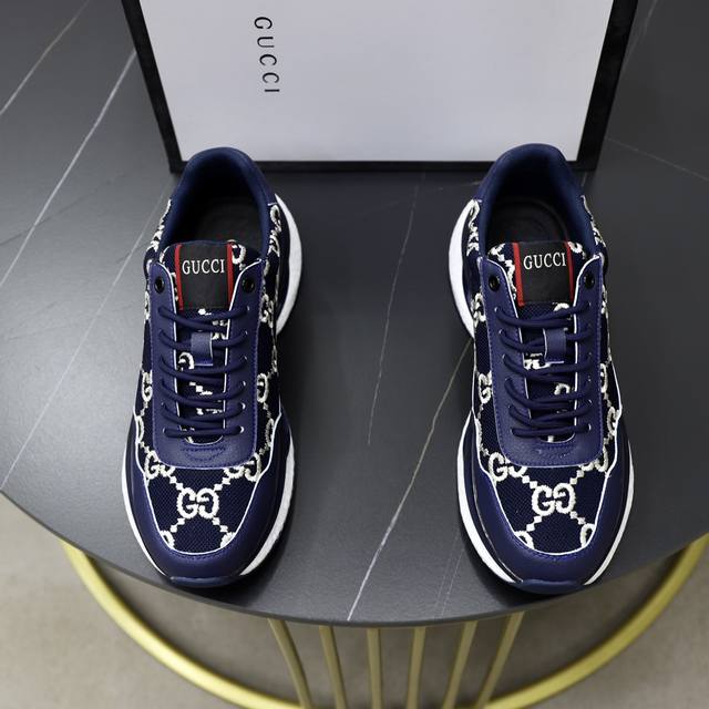 出厂价：品牌：古奇gucci标准码：38-44 45订做等级：官网同款材料：原厂皮面料 舒适内里 轻便耐磨大底款式类别：男士时尚休闲鞋靴 跑步 运动鞋 尊贵奢侈