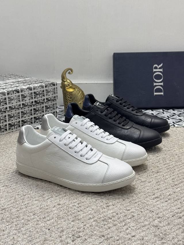 出厂价 实价 顶级原单-Dior 迪奥 低帮b02休闲运动鞋，采用牛皮制造，舒适透气~橡胶鞋底、提升格调 时尚百搭，可为各式造型增光添彩 塑造独具动感活力与摩登