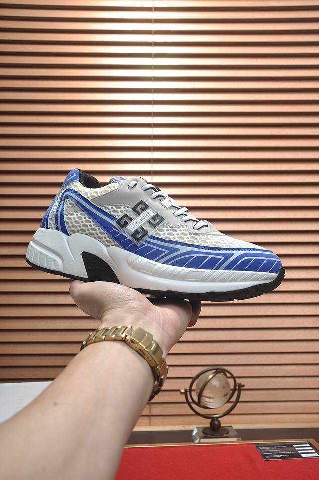 出厂价 Givenchy.纪梵希 专柜同步发售鞋面：意大利进口品牌印花布匹 尽显奢华，透气网布内里加上双层组合，脚感舒适，鞋底：原厂特供橡胶发泡大底，轻便，舒适