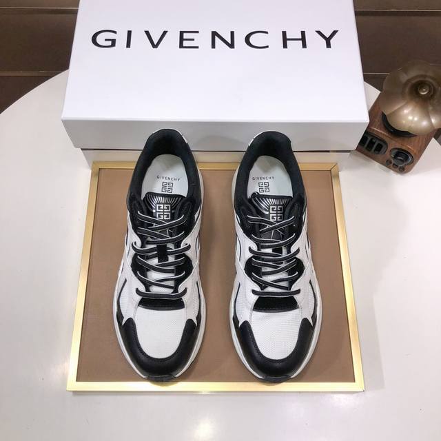 工厂 Givenchy.纪梵希 专柜同步发售鞋面：意大利进口品牌印花布匹 尽显奢华，透气网布内里加上双层组合，脚感舒适，鞋底：原厂特供橡胶发泡大底，轻便，舒适，