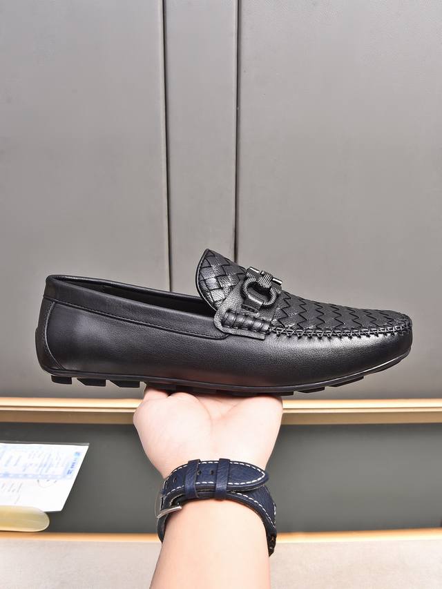 Botteg* Venet* 高端精品Size：38-44 45定做Bv新品，小牛皮人工编织经典风格与当代时尚气质和谐交融，橡胶鞋底轻便灵活,水染牛里！ 淘宝，