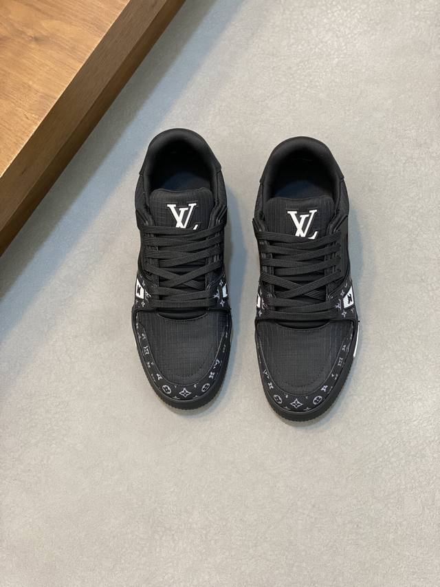 Louis Vuitton 路易威登-高端品质 原单-鞋面：丝绸小牛皮、鞋身品牌高丝光网布、鞋身车缝品牌注塑模块-内里：品牌帆布-大底：原版tpr橡胶 双色成型