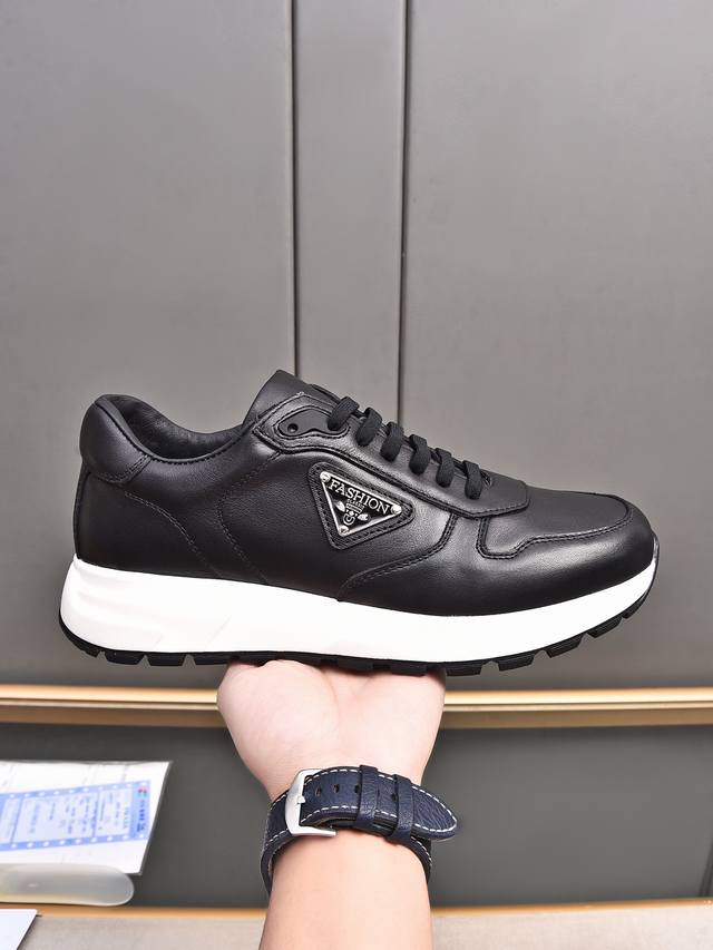 天猫、淘宝、直播首选！Prada 普拉达-高端品质 休闲运动鞋-鞋面：小牛皮鞋身品牌金属扣件、-内里：透气皮里-大底：超轻tpu发泡 橡胶；成型大底-超高品控