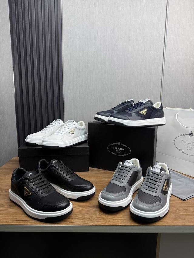 工厂价Prada 普拉达.官网新品来袭，专柜同步1:1发售原厂配置，进口原版牛皮拼接进口网布，经典版面运动潮达人，进口水染牛皮里垫，鞋底：原厂特供原版底超级舒适