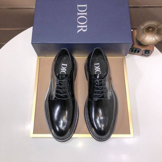 工厂 Dior 水染牛皮内里 迪奥原版1:1高品质出厂，进口原版料，进口版原牛皮，水染牛皮内里，原版tpu大底，码数:39-44 38 45订做不退换