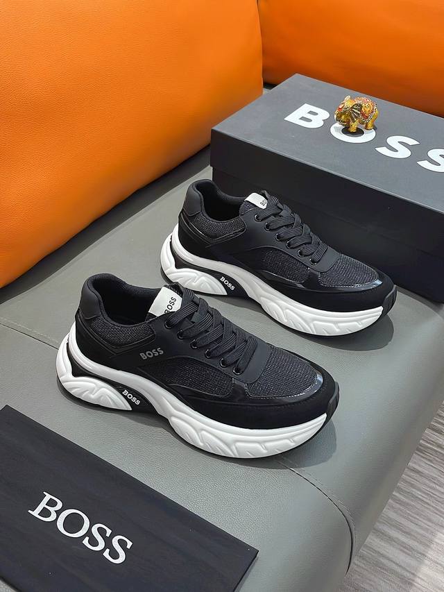 商品名称：Boss 波士正规码数: 38-44 休闲鞋商品材料：精选 牛皮鞋面，舒适羊皮内里 ；原厂大底