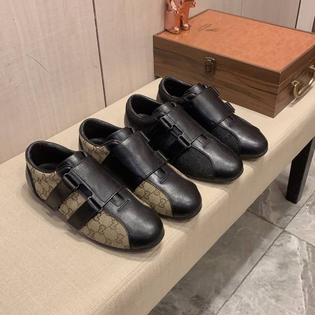 新款: 厂价: 古奇gucci* 最新爆款休闲鞋，顶端品牌奢侈～代购，顶级～质量 鞋面選用进口透气牛皮搭配材质透气羊皮里 精细做工 原版个性时尚柔软橡膠耐磨防滑