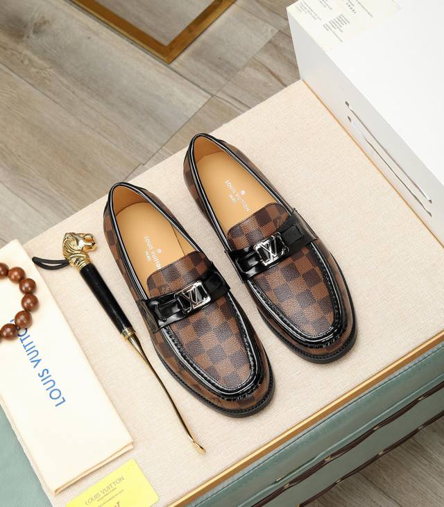 出厂价 水染牛里 Louis Vuitton* 高端 路易威登 年专柜最新款 正装商务皮鞋原版最高品质！进口意大利小牛皮面料牛皮内里 原版大底 正装码数:384