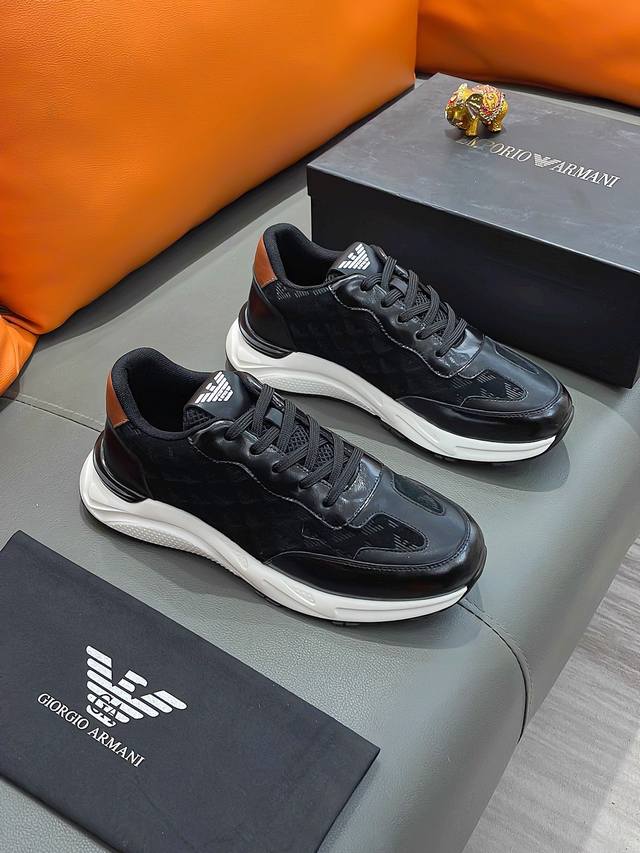 商品名称：Armani 阿玛尼正规码数: 38-44 休闲鞋商品材料：精选 牛皮鞋面，柔软羊皮垫脚；原厂特供大底
