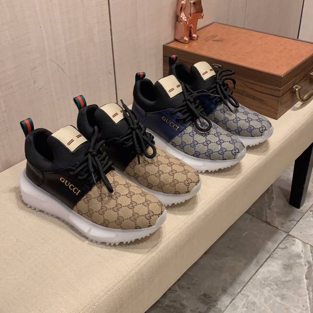 新款: 厂价: 古奇gucci* 最新爆款休闲鞋，顶端品牌奢侈～代购，顶级～质量 鞋面選用进口透气牛皮搭配材质透气羊皮里 精细做工 原版个性时尚柔软橡膠耐磨防滑
