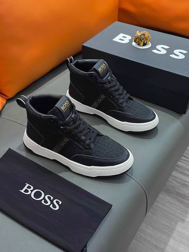 商品名称：Boss 波士正规码数: 38-44 高帮鞋商品材料：精选 牛皮鞋面，舒适羊皮内里 ；原厂大底