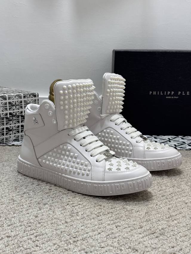 出厂价 实价 Philipp Plein-菲利普普来因 男鞋高端品牌 官网1:1 鞋面采用意大利进口头层小牛皮羊皮内里，原版五金扣搭配铆钉，独家新款，惊世之作，