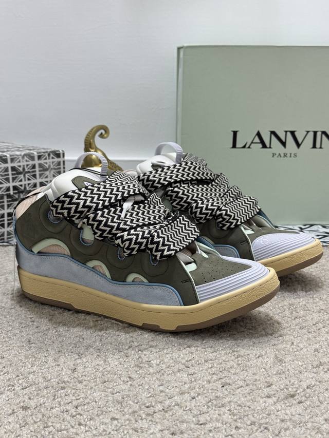 出厂价 实价 Lanvin浪凡 最新系带时尚休闲情侣板鞋 高品质clay情侣系列 当季最新潮品 众多博主纷纷种草 入购原版开模定制 鞋面和大底马克线串线缝制不封