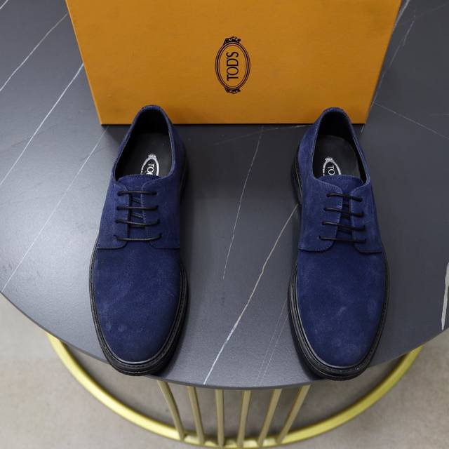 出厂价： 顶级原单品牌：托德斯tod S标准码：男码38-44 45可以定做等级：官网同款材料：原版牛皮 牛皮内里 原版耐磨柔软大底款式类别：年轻时尚 欧美潮流