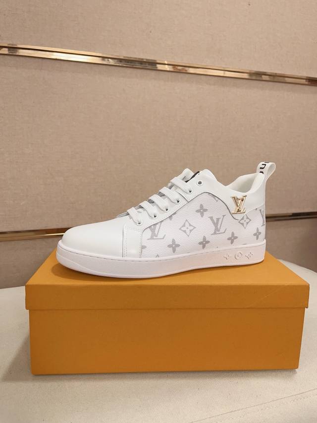 工厂价 Louis Vuitton 路易威登 Lv顶级新款专柜同步发售，鞋面意大利进口头层牛皮，全进口羊皮内里，完全1比1复刻，鞋底：原厂特供原版底，独家活动成