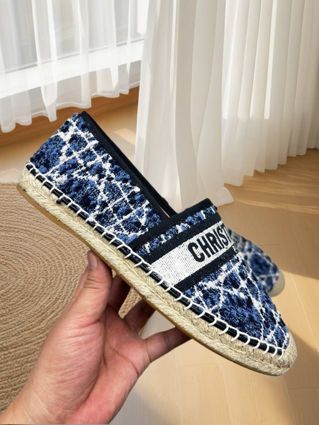 冲量价:迪奥25Ssdior Granville草编渔夫鞋鞋面：饰以“Christiandior”棉质刺绣工艺：纯手工缝制麻绳大底内里：进口柔软透气绵羊内里加垫