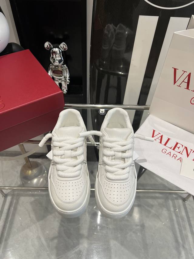 代购级别 Valentino 华伦天奴 One Stud Xl运动鞋情侣款,男女码数都有！-鞋面牛皮 格力特-内里牛皮 织物-橡胶鞋底-厚底增高约5Cm顶级版本