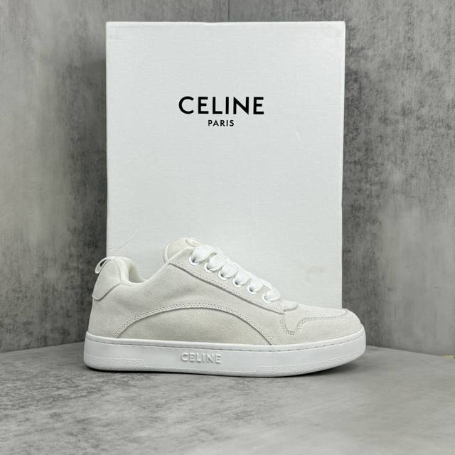 新款上架celine赛琳秋冬新款huntington面包鞋火爆上新 面包鞋以肥肥胖胖而得名近年来火爆全网一款简简单单又百搭的面包鞋各大博主、明星纷纷上脚，原版品