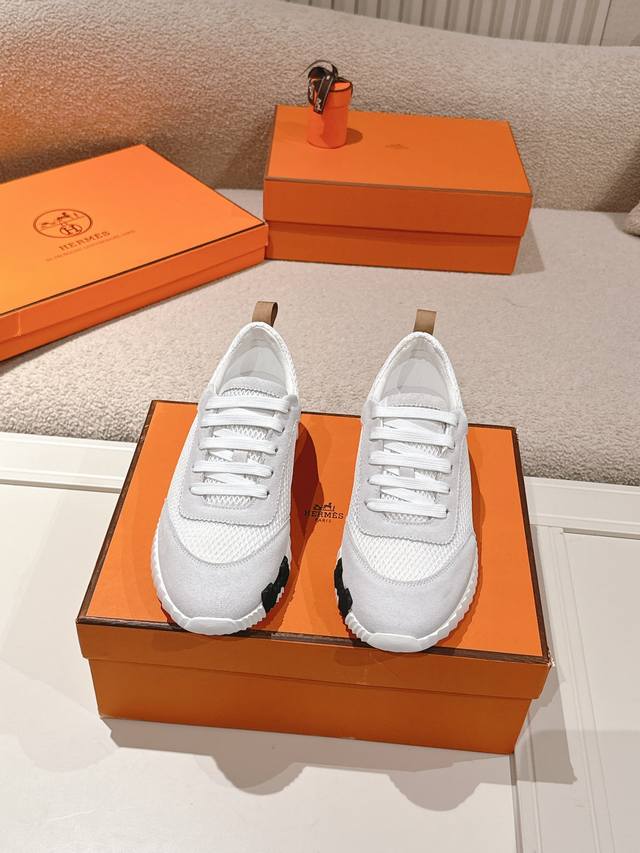 Hermes 爱马仕 顶级版本#爱马仕h家经典 情侣款 休闲运动鞋小牛皮运动鞋 超大轻盈鞋底装饰几何图案，意大利制造 在橡胶鞋底上饰以夸张“H”字母，斜体设计和