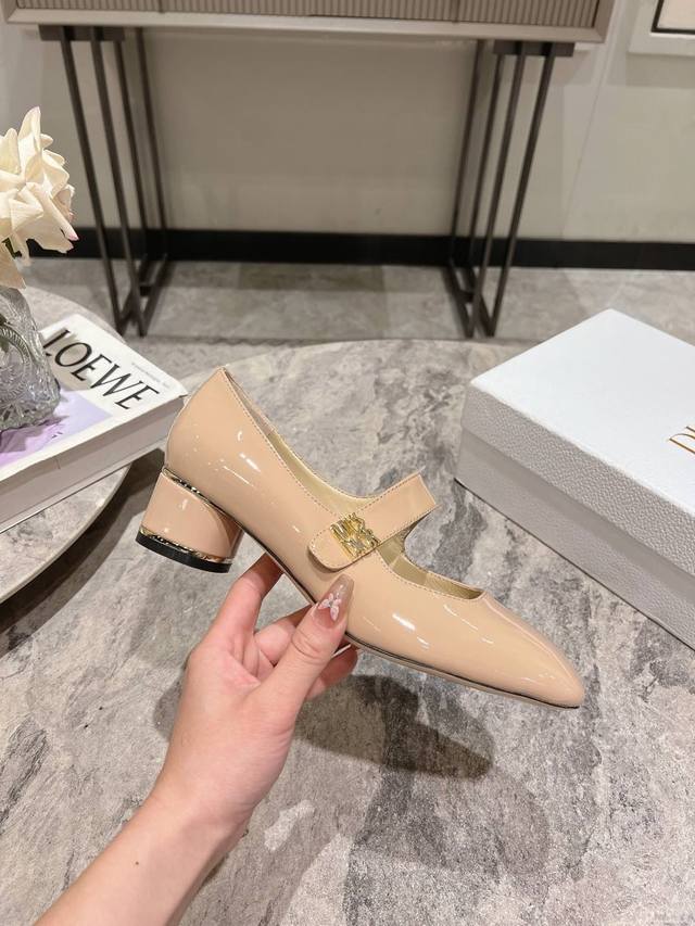 Dio*R 迪奥 2025春夏最新时装秀高定系列 Miss Dior 粗跟方头玛丽珍芭蕾舞女鞋 Cd字母logo五金珐琅方扣低跟一圈带中古女单鞋 原版开发顶级高