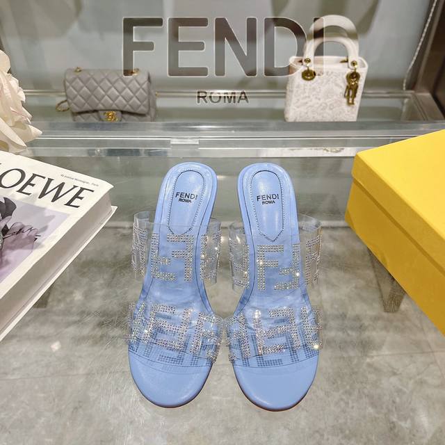 工厂价 女装女鞋 运动原单 芬迪 FRIST 圆头烫钻胶片高跟鞋拖 高版本烫钻系秀场款 真皮大底 FENDI FRIST超火超美的秀场款， F形立体鞋跟与FF彩