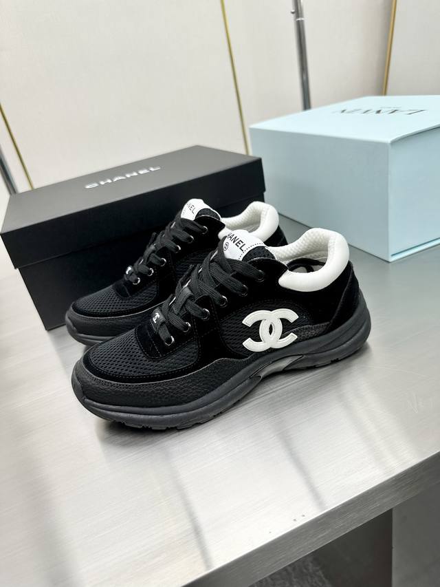 批发直销 女鞋 女装 女鞋 女装 Chanel香奈儿 专柜顶级休闲款运动鞋这款经典设计；鞋面多种工艺电绣的风格；大底却时尚运动；不平凡的拥入了多种配色元素 多元