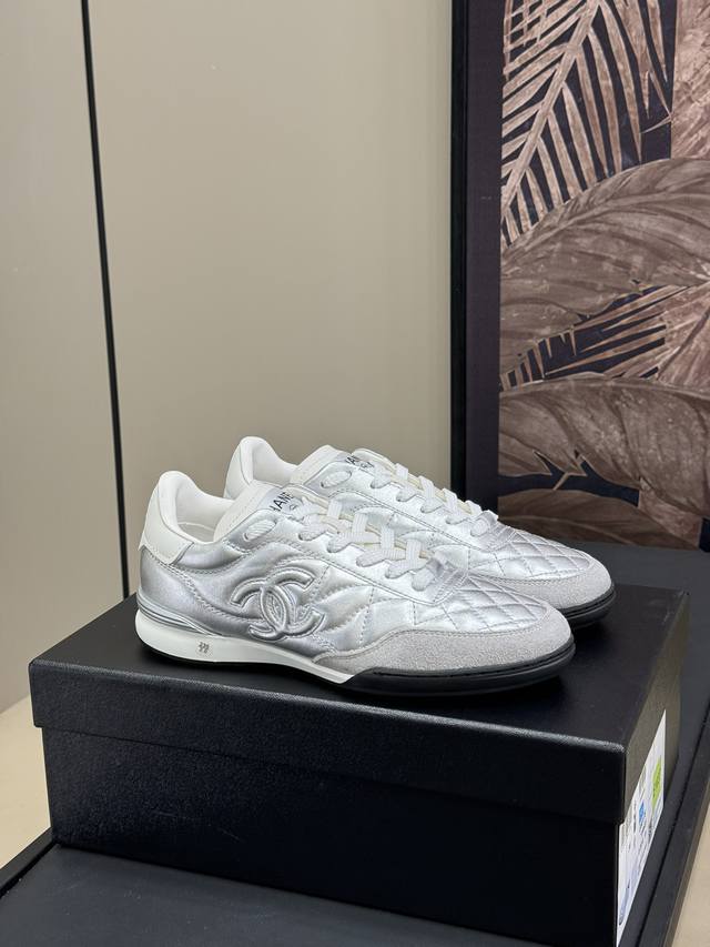 批发直销 女鞋 女装 chanel 24b 帮球鞋 新品24秋冬帮球鞋，帮球鞋第三代 小羊皮材质，经典菱格元素，好穿到爆，时髦度满分高货 size 35-41