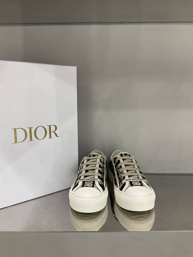 批发直销 女鞋工厂 Dior 刺绣帆布鞋 全系列配色发售 Size:35-41