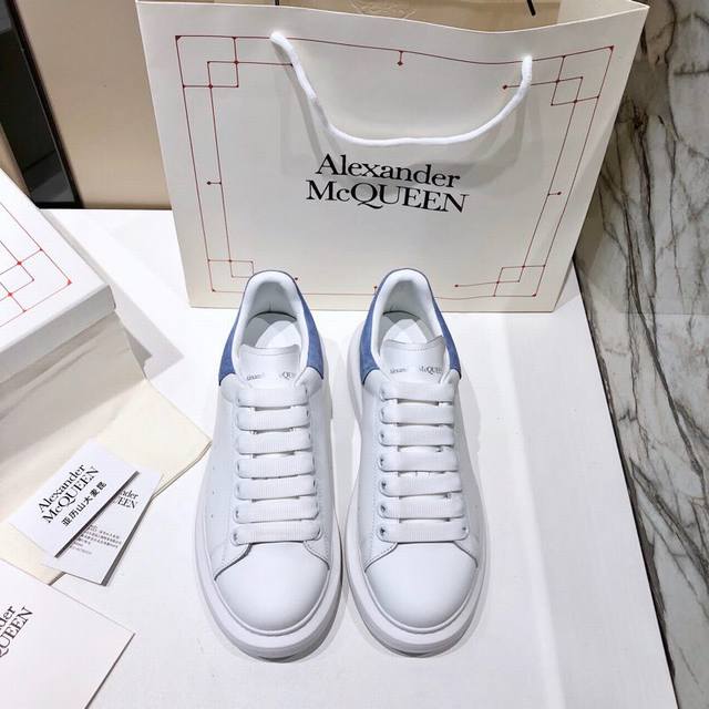 批发直销 女鞋 女装 常年现货，秋冬新品专柜同步AlexanderMcQUEEN 男．女同款麦昆新色大底和皮料新色小白鞋，专柜自购原版1：1打造：新楦形，同原版