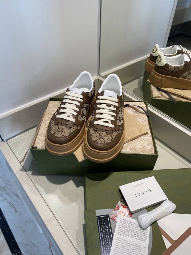 批发直销 女鞋工厂 Gucci 全新Chunky B系列轻便软厚底运动系列！G家情侣款小白鞋，古驰专柜同步款，古奇走秀款！款式设计轻奢复古 厚底增高 相似于经典