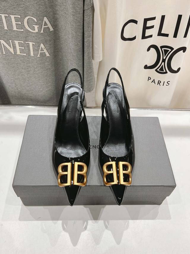 高版本出厂 BALENCIAG*巴黎世家2025ss春秋新款高跟鞋凉鞋非常舒服的高跟鞋，极简设计理念，版型显瘦好穿颜值与实用性并存鞋面：进口牛柒皮内里：进口羊皮
