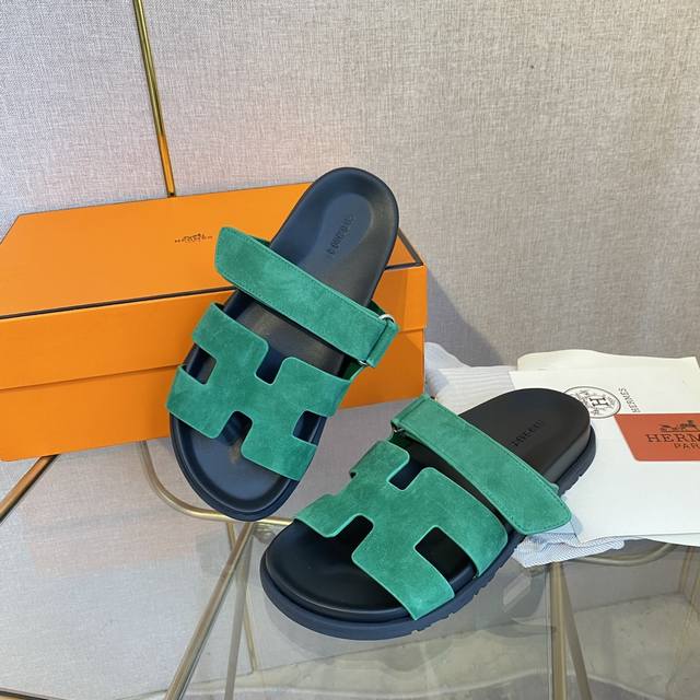 男+10。Hermès 爱马仕 男女同款春夏新款老舅凉鞋实力来袭 网红同款 休闲百搭简单ins&小红书超多网红明星纷纷种草 鞋子上脚超级百搭 随时随地刻画自己的