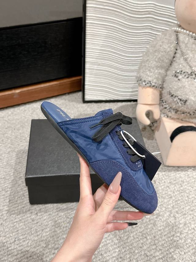 出厂价： 普拉达PRADA，2025早春男女新款，面料丝光牛反绒，牛皮垫脚，橡胶大底，码数35~41码