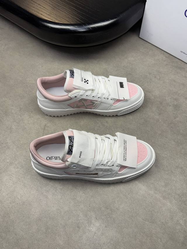 off-white -高端品质 原单情侣装休闲运动鞋-鞋面：摔纹小牛皮、品牌帆布、鞋身车缝品牌Logo-内里：水染羊皮，垫脚；品牌帆布-大底：超轻TPR 橡胶；