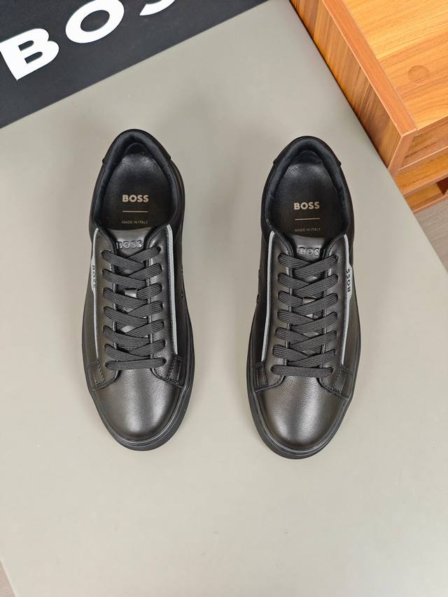 BOSS -高端品质 原单-鞋面：反绒小牛皮、鞋舌空压品牌logo-内里：水染牛皮-大底：TPR.橡胶；双色成型大底-超高品控 做工精细：凸显 高端 贵气 档次