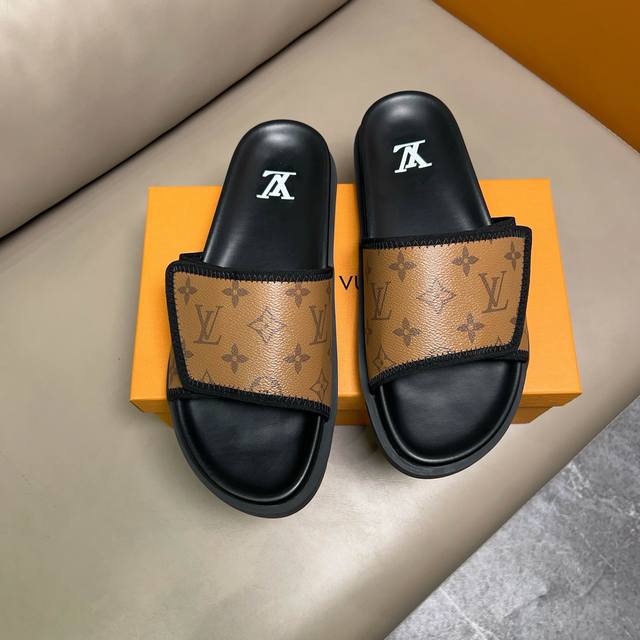 工厂价 LOUIS VUITTON 路易威登原单品质 LV魔术贴一字拖，官网爆款男士魔术贴拖鞋 专柜同步发售 ！意大利进口原版面料 原厂特供原版底 码数：38-