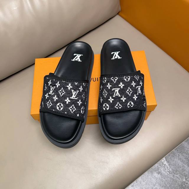 工厂价 LOUIS VUITTON 路易威登原单品质 LV魔术贴一字拖，官网爆款男士魔术贴拖鞋 专柜同步发售 ！意大利进口原版面料 原厂特供原版底 码数：38-