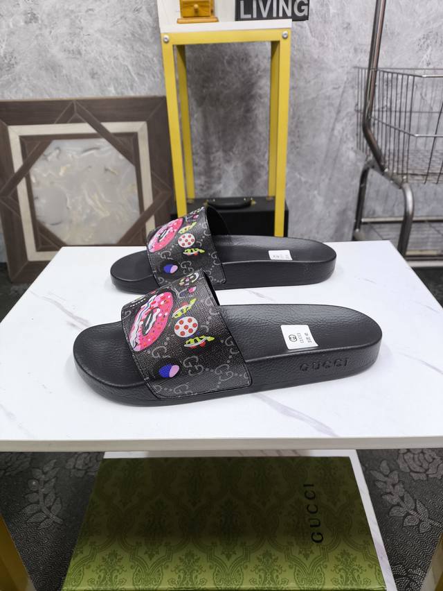 实价 情侣款 GUCCI-古奇 百搭休闲拖鞋，进口原版材质，羊皮内里 高档舒适，原版大底轻盈耐磨！纯手工制作，细节决定品质！37-44 35.36.46.47定