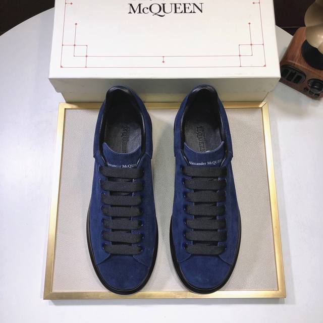 工厂 市面最高版本 MQUEEN 麦昆 情侣款：女35-40，男38-44 小白鞋新系列，官网同步发售！想不出有任何理由不收它！面料采用哑光头层牛皮面 最新材料