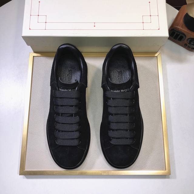 工厂 市面最高版本 MQUEEN 麦昆 情侣款：女35-40，男38-44 小白鞋新系列，官网同步发售！想不出有任何理由不收它！面料采用哑光头层牛皮面 最新材料