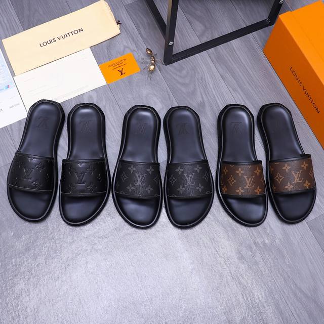 商品商标：LOUIS VUITTON 路易威登 拖鞋正码码数: 38-45商品材料：精选压花牛皮材料 脚背超纤牛皮里 橡胶大底