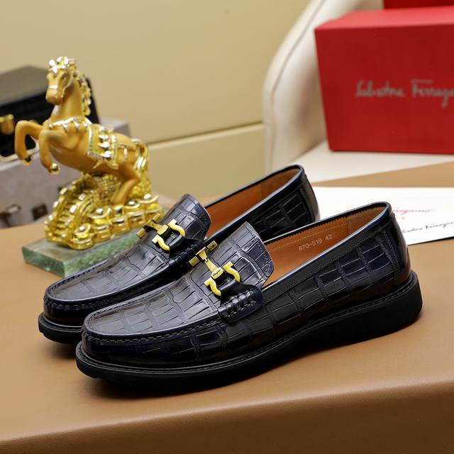 工厂价 菲拉格幕 Ferragamo 新款男士休闲套脚鞋官网原版1:1开模，原单品质做工精细，高端奢华鞋面采用进口意大利头层牛皮奢华水染皮内里橡胶耐磨防滑大底，