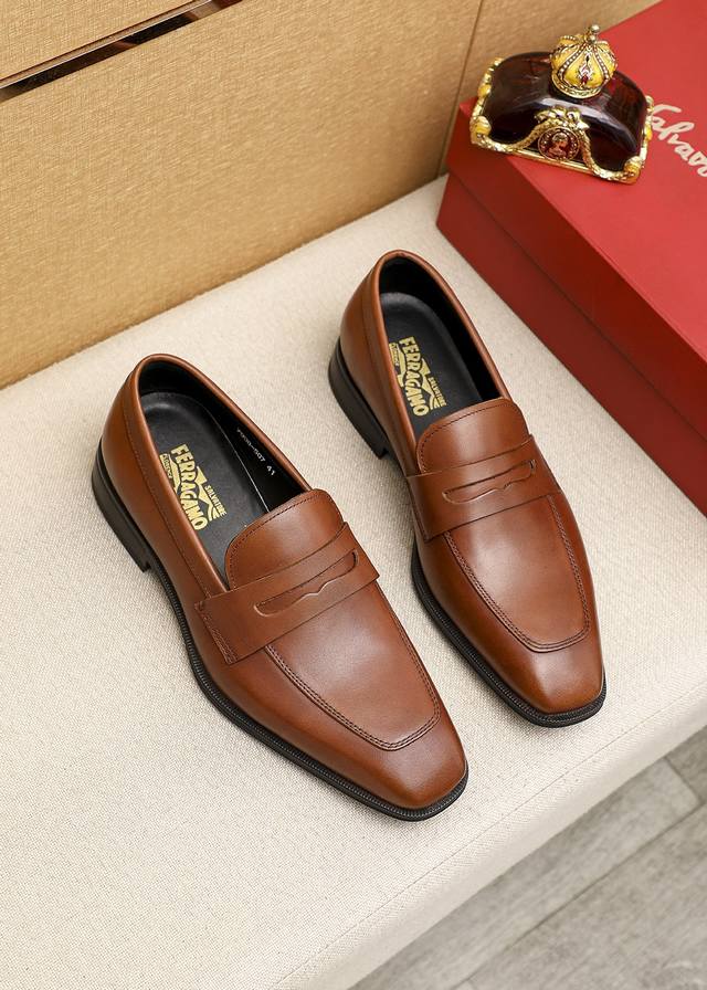 商品商标：Ferragamo 菲拉格慕 休闲皮鞋正码码数: 39-44 38.45订制 商品材料：精选 进口头层小牛皮鞋面，进口水染牛皮内里。强烈立体视觉效果，