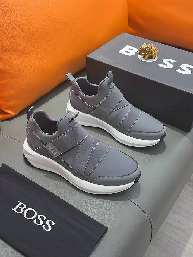 商品名称：BOSS 波士 正规码数: 38-44 套脚鞋 商品材料：精选 牛皮鞋面，舒适羊皮内里 ；原厂大底。
