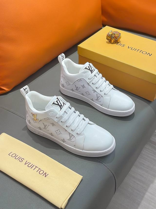 商品名称：LOUIS VUITTON 路易 威登 正规码数: 38-44 休闲鞋 商品材料：精选 牛皮鞋面，柔软羊皮内里；原厂大底。