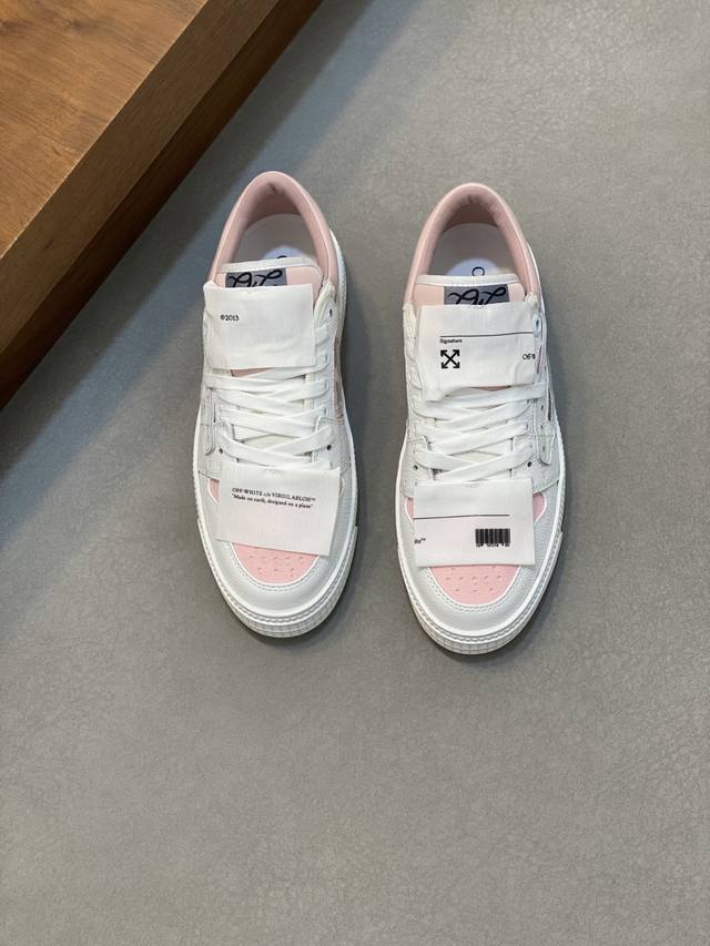 off-white - 高端品质 原单情侣装休闲运动鞋-鞋面：摔纹小牛皮、品牌帆布、鞋身车缝品牌Logo-内里：水染羊皮，垫脚；品牌帆布-大底：超轻TPR 橡胶