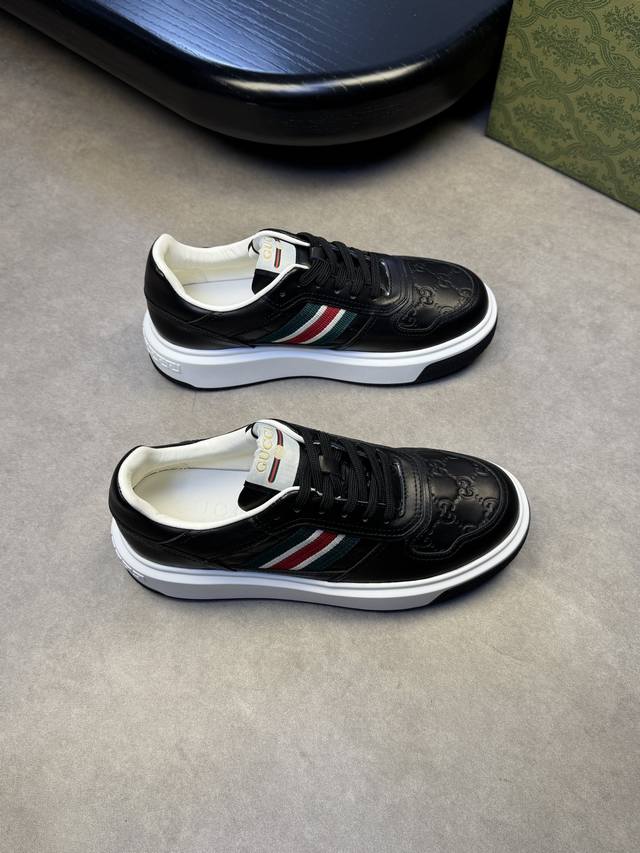Gucci 古驰 -高端品质 原单休闲运动鞋-鞋面：纳帕小牛皮、空压品牌图腾、品牌图腾织带-内里：水染牛皮-大底：超轻TPU 橡胶；双色成型大底-超高品控 做工
