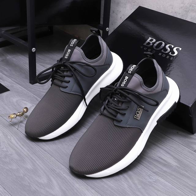 商品商标： ＢＯＳＳ 休闲鞋正码码数: 38-44 45定做不退换 商品材料：精选牛皮拼接布鞋面 弹力布内里 牛皮鞋垫 橡胶大底